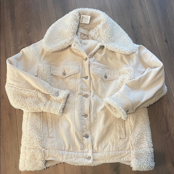 Free People We The Free Holly Cozy Sherpa Jean Jacket Womens XS Chore Coat - Picture 2 of 6